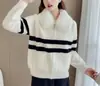 Nuevo abrigo corto de cuadros imitación piel de visón para otoño e invierno con cuello de pelo, cárdigan de punto holgado y elegante estilo Chanel