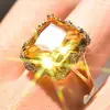 Chenrui Deseo Suministro Transfronterizo Exagerado Anillo Cuadrado con Incrustaciones Color Champaña Joyería Bicolor Chapada en Oro Europea y Americana para Mujeres