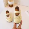 Zapatos de Cuero para Niña 2026 Estilo Nuevo de Primavera Zapatos de Princesa para Bebé y Niña Pequeña Zapatos Sencillos de Encaje Individuales Venta al por Mayor