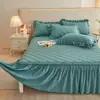 Funda de cama acolchada Clase A faldón de cama pieza única universal cuatro estaciones color sólido cubierta fea estilo faldón de cama protector de colchón funda de cama a prueba de polvo
