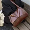Bolso Ligero de Gran Capacidad para Mujer 2026 Nuevo Estilo Retro Europeo y Americano Moda Casual Bolso de Mano Bolso de Hombro Cruzado Negro