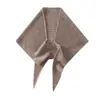 Bufanda triangular de punto para mujer, color sólido retro, 100% cachemira pura, diseño calado para mayor comodidad y un look estilo coreano.