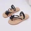 Chanclas de Playa Transfronterizas de Estilo Nuevo Europeo y Americano Sandalias Cómodas de Suela Suave Calzado de Uso Exterior Listo para Enviar Zapatos de Mujer de Verano Florales Venta al por Mayor Tallas Grandes