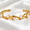 Pulseira de Pérolas em Aço Inoxidável de Venda Quente Transfronteiriça para Mulheres com Design de Abertura Irregular, Ajustável, Joias de Luxo Leve e de Alta Qualidade Atacado