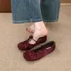 Zapatos de abuela de estilo coreano, punta cuadrada, bloques de color, plisados, suela blanda, para mujer, nueva moda de verano, cómodos, correa elástica, zapatos de un solo color bajos