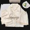Pijama de Tres Piezas de Seda Helada de Gatito con Almohadillas en el Pecho Pijama para Mujer Temporada de Verano Nuevo Cárdigan Ropa Fresca para Casa
