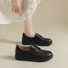 Novos sapatos de caminhada confortáveis para todas as estações, sapatos baixos casuais, simples e versáteis, adequados para idosos e mães
