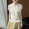 Blusa de tricô feminina estilo francês, madura e elegante, com decote em V cruzado e mangas curtas, t-shirt fina e delicada para o verão 2026, com pequenas mangas bufantes