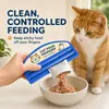 Dispensador de comida para gatos KineShineX, una herramienta para exprimir y dispensar comida y snacks para gatos en envases blandos, diseñada para una alimentación fácil