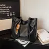 Bolsa Feminina de Grande Capacidade 2026 Primavera Novo Estilo Valor Alto Retrô Bolsa de Ombro Tendência Moda Bolsa Tote para o Dia a Dia