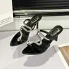 Sandálias de salto alto femininas para o verão de 2026, novo design versátil e fashion para combinar com saias, sandálias de dedo stiletto sexy com strass