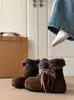 Novas botas de neve quentes para o inverno de 2025, forradas com fleece, espessadas, de sola plana, com design interno que aumenta a altura, e antiderrapantes, de cano curto, estilo pão, de algodão