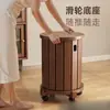 Los taburetes de madera maciza se pueden apilar para uso doméstico, usar como taburetes apilables de combinación de almacenamiento, taburetes pequeños para restaurantes y como taburetes de repuesto para invitados en la mesa de centro.