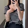 Camiseta de malha de seda gelada listrada em preto e branco para mulheres, novo estilo de verão, gola U, ombro normal, versão coreana pura e desejável, camada interna, manga curta