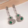Brincos de Cabacinha Vazados Cravejados com Diamantes de Luxo Leve Europeus e Americanos, Estilo Corte Vintage, Brincos Elegantes Únicos de Nicho de Ponta