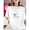 Liquidación de Artículos de Moda de Comercio Exterior: Camiseta Negra de Manga Corta y Cuello Redondo para Mujer con Estampado de Corazón, Talla Grande, Efecto Adelgazante