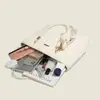 Elegante Bolsa Tote Texturizada Branca Creme para Mulheres - Bolsa de Ombro Chique Estilo Tweed com Pingente de Coelho - Bolsa de Mão Grande Capacidade para o Dia a Dia e Bolsa de Compras