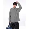 Camisa masculina de manga longa, estilo chenille oversized moderno, nova coleção 2026, corte solto, peso pesado, com detalhes de rebite, proporcionando um visual cool e estiloso