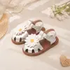 Sandálias de Cabeça com Margaridas Pequenas para Meninas Solado Macio Antiderrapante Velcro Flor Estilo Princesa Retro Calçados Infantis para Meninas