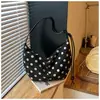Bolsa casual de gran capacidad para mujer, nueva bolsa de hombro ligera para el verano 2026, bolso tipo cubo tote de lunares