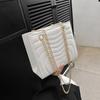 Moda de Verão 2026 Costurada Bolsa de Ombro Casual Feminina Cor Sólida Pu Bolsa Transversal Quadrada Pequena Retrô Tendência