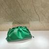 Diseño de Nicho Bolso de Cuero Genuino para Mujer Hombro Cruzado Bolso Dumpling Bolso de Mano Bolso Nube de Piel de Vaca Bolso Pequeño Plisado para Axila