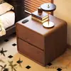 Mesita de noche de madera maciza para uso doméstico, nuevo modelo 2026, tamaño pequeño, color crema vintage, diseño minimalista moderno, gabinete de almacenamiento de mesita de noche