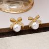 Novos brincos de pérolas com zircônia microincrustada Brincos de borboleta de alta qualidade Moda feminina Simples Pequenos Brincos combinados por atacado