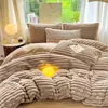 Juego de cuatro piezas de pelo de conejo de alta gama, juego de cama de terciopelo de leche, forro polar de coral grueso de doble cara para otoño e invierno, sábana, funda de edredón, manta individual