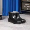 Botas de lluvia nuevas, zapatos de goma, antideslizantes y resistentes al desgaste, zapatos acuáticos de moda para exteriores, zapatos impermeables para lavar el coche, cocina, trabajo de chef, botas de lluvia para hombre