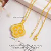 El Mismo Estilo que la Tienda Dorada Puzuo Colgante de Paz Completamente Diamantado en Oro Rosa Flor de Cinco Pétalos Trébol de Cuatro Hojas Collar con un Toque de Lujo Cadena para la Clavícula
