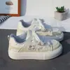 Zapatos de Plataforma de Suela Gruesa Estilo Lindo Nuevo Primavera/Otoño 2026 Zapatos Blancos Estudiantiles de Diseño de Nicho para Mujer Zapatos Deportivos Casuales Transpirables
