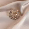 Broche Borboleta de Vidro Tridimensional Estilo Novo para Transmissão ao Vivo, Alto Padrão, Luxo Leve, Moderno, Elegante, Broche de Inseto Único para Mulheres