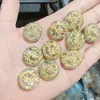 Placa Redonda de Vidrio con Relieve Dorado 18*18mm Accesorios para Joyería DIY Colgante Hecho a Mano Cuerda para Ensartar Materiales para Fundas de Teléfono