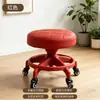 Taburete bajo giratorio con ruedas para uso doméstico, adecuado para cuidar niños, para coser, pedicura y como taburete de aprendizaje para niños pequeños, con ruedas silenciosas