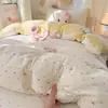 Conjunto de cama popular, ultrassuave e fofo de quatro peças, incluindo um conjunto de capa de colchão de três peças (Grau A, adequado para bebês e crianças pequenas), e lençóis e lençóis de elástico para estudantes, disponível para dropshipping