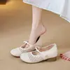 Zapatos tejidos huecos transpirables de estilo francés con efecto de altura suave para mujer, nuevos de verano 2026, zapatos versátiles antideslizantes para el día a día