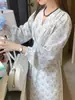 [Oufan] Vestido Floral de Atmósfera Romántica para Mujer, Nuevo Estilo Otoño, Cintura con Cordón, Vestido Largo de Cuello en V 2056