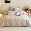Juego de Cuatro Piezas de Algodón de Fibra Larga Estilo Coreano Cepillado Bordado de Toalla de Dibujos Animados Funda Nórdica Otoño/Invierno Engrosado 100% Algodón Cubierta de Sábana para Cama Infantil 1.2m