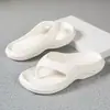 Nuevas Chanclas de Suela Gruesa para Mujer Verano al Aire Libre Antideslizantes Resistentes al Olor Moda Versátiles Playa Costa Sandalias de Dedo de Gama Alta
