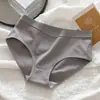 Venta Directa de Fábrica Ropa Interior en Stock para Mujeres Algodón Puro Transpirable Niñas Simple Japonesa Cintura Media Estudiante Calzones Sin Costuras