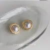 Cheio de Elegância de Alto Padrão! Brincos de Tarraxa com Pérola Geométricos Exagerados Estilo Hong Kong Prateados 14K Retrô