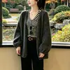 Conjunto de Moda Versátil Chic Nuevo Otoño 2026 Chaleco Rayado de Punto con Cuello en V Dulce Conjunto de Dos Piezas para Mujer