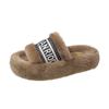 Novas Pantufas Peludas 2025 para Mulheres Usarem Fora Fofas de Solado Grosso Outono e Inverno Versátil Moderno Carta Uma Linha de Algodão Pantufas