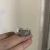 Anillo Hueco Estilo Vintage Cool con Tachuelas de Diamante Cepillado y Temperamento Único, Estilo Niche Old Money, Anillo Apilable con un Toque de Lujo para Mujer