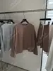 DestaqueVocê Correu 26 Outono Inicial Novo Estilo Algodão Macio Escovado Gola Redonda Tricô Hoodie Fino Conjunto