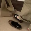 Sapatos Femininos de Moda Retrô com Pelo 2026 Novos Sapatos Mary Jane com Laço Mocassins Planos Estampados de Leopardo para Primavera e Outono