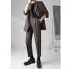Conjunto de traje de hombre de estilo coreano ligero y maduro para primavera y otoño, pantalones cortos casuales y chaqueta, versión coreana moderno y elegante