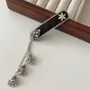 Presilha de Cabelo Vermelha Estilo Chinês Novo Retrô com Strass Brilhantes, Pingente de Sino, Presilha Lateral Feminina, Presilha de Ano Novo, Presilha para Franja, Acessório de Cabelo