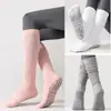 Calcetines de yoga de tubo largo, calcetines de algodón, calcetines largos de rizo, calcetines antideslizantes de fitness Pilates para mujer, suelas engrosadas, calcetines deportivos unisex